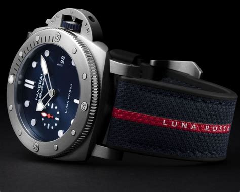 panerai submersible quarantaquattro luna rossa